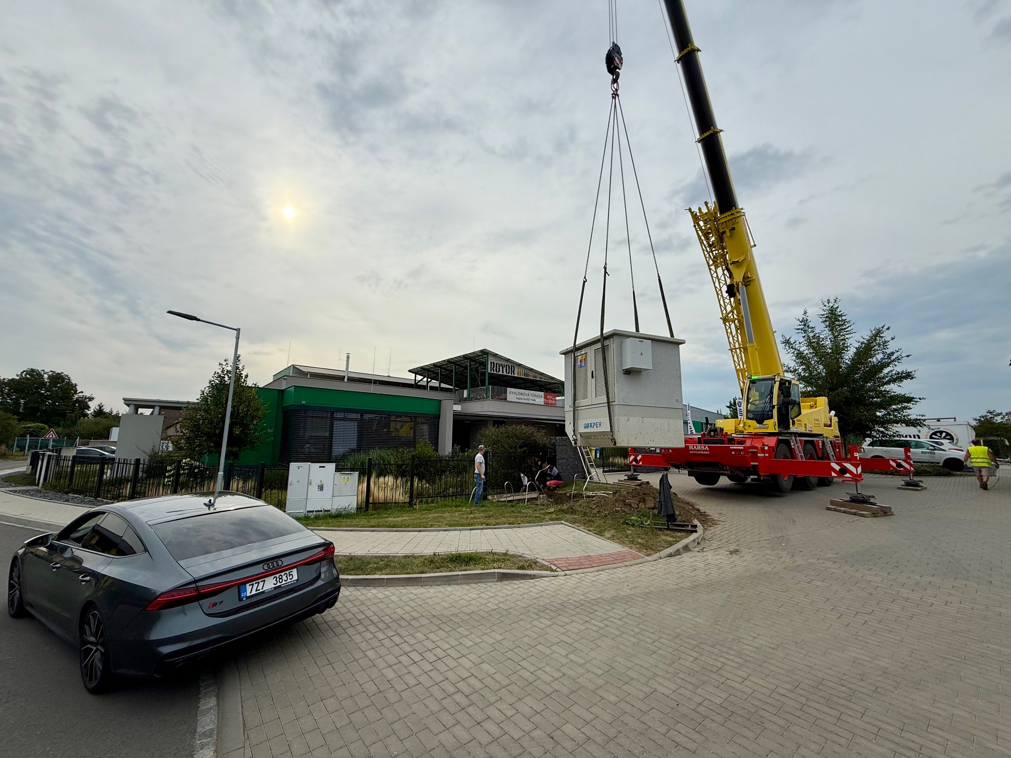 Realizace BelektroB – montáž trafostanice